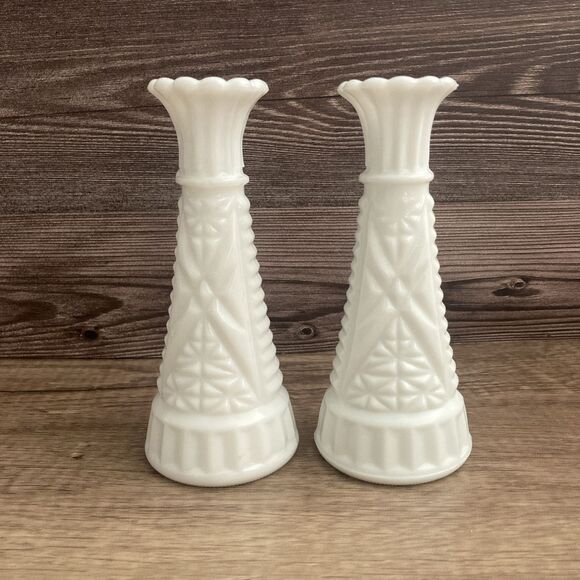 Vintage Milk Glass Bud Vases 6" Set of 2 Diamond Pattern Geometric Scalloped - Picture 3 of 11